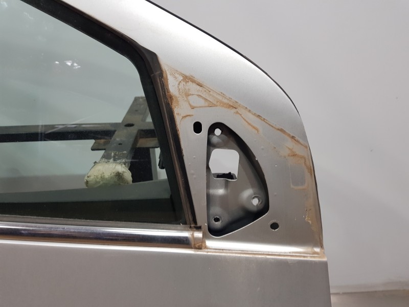 Recambio de puerta delantera derecha para chevrolet aveo sedán emotion referencia OEM IAM 95940508  