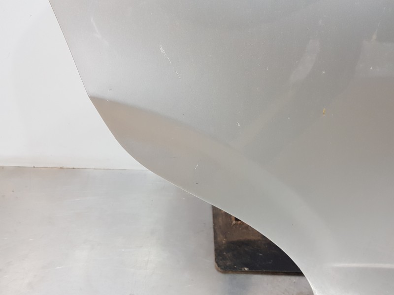 Recambio de puerta trasera derecha para chevrolet aveo sedán emotion referencia OEM IAM 95330583  