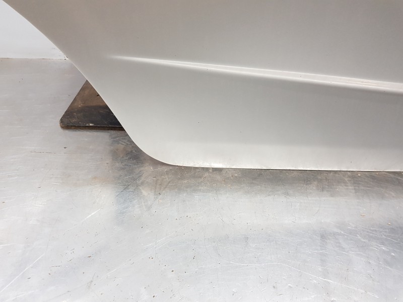 Recambio de puerta trasera derecha para chevrolet aveo sedán emotion referencia OEM IAM 95330583  