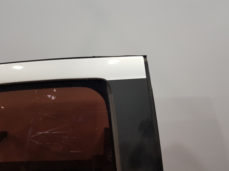 Recambio de puerta trasera derecha para chevrolet aveo sedán emotion referencia OEM IAM 95330583  