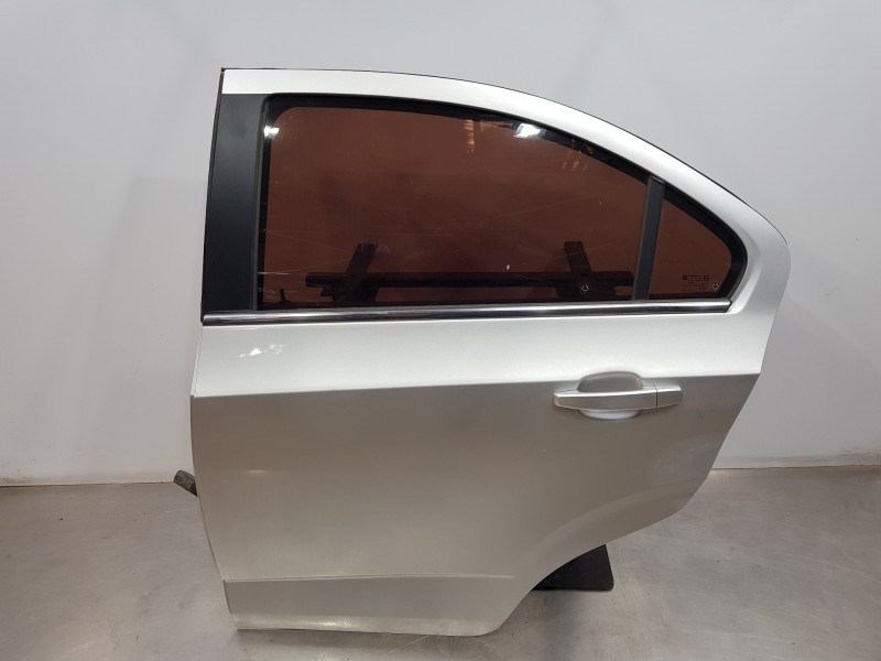 Recambio de puerta trasera izquierda para chevrolet aveo sedán emotion referencia OEM IAM 95330582   Recambio de puerta trasera izquierda para chevrolet aveo sedán emotion referencia OEM IAM 95330582