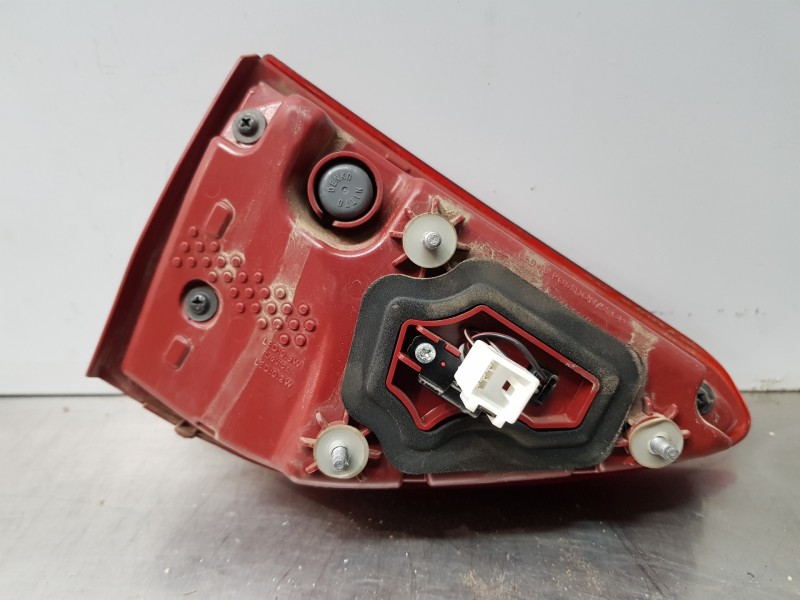 Recambio de piloto trasero derecho interior para kia stonic (ybcuv) concept referencia OEM IAM 92404H8500  