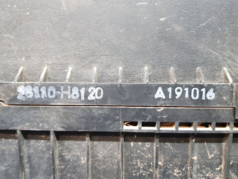 Recambio de filtro aire para kia stonic (ybcuv) concept referencia OEM IAM 28110H8120  