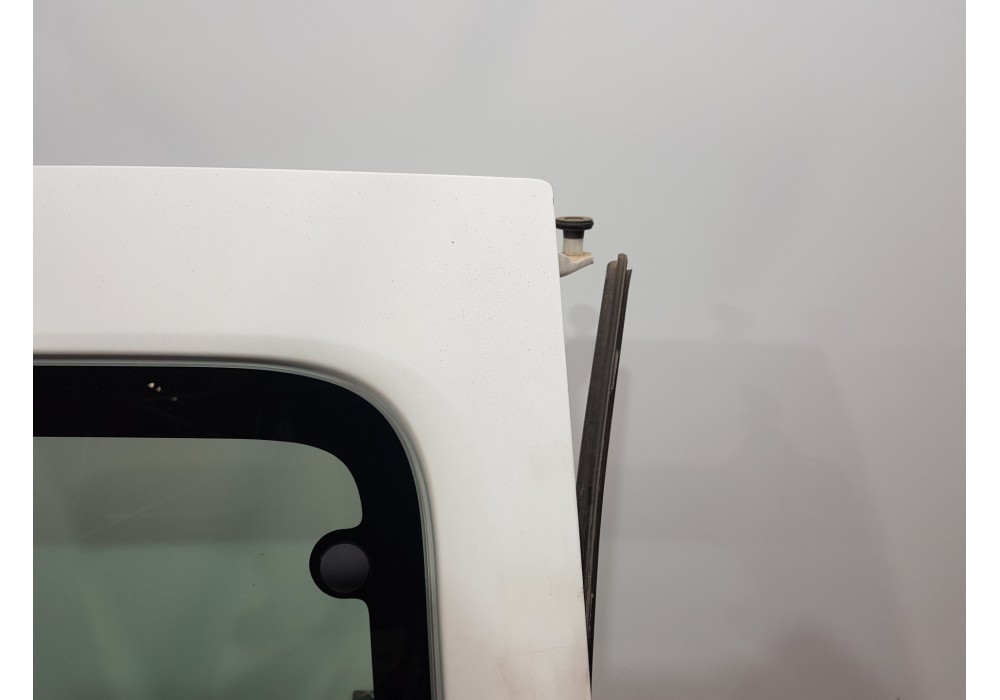 Recambio de puerta lateral corredera derecha para renault kangoo express referencia OEM IAM 821003122R   Recambio de puerta lateral corredera derecha para renault kangoo express referencia OEM IAM 821003122R