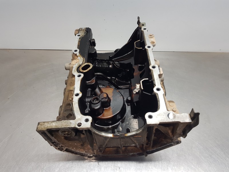 Recambio de carter para nissan juke (f15) visia referencia OEM IAM 110171000R  