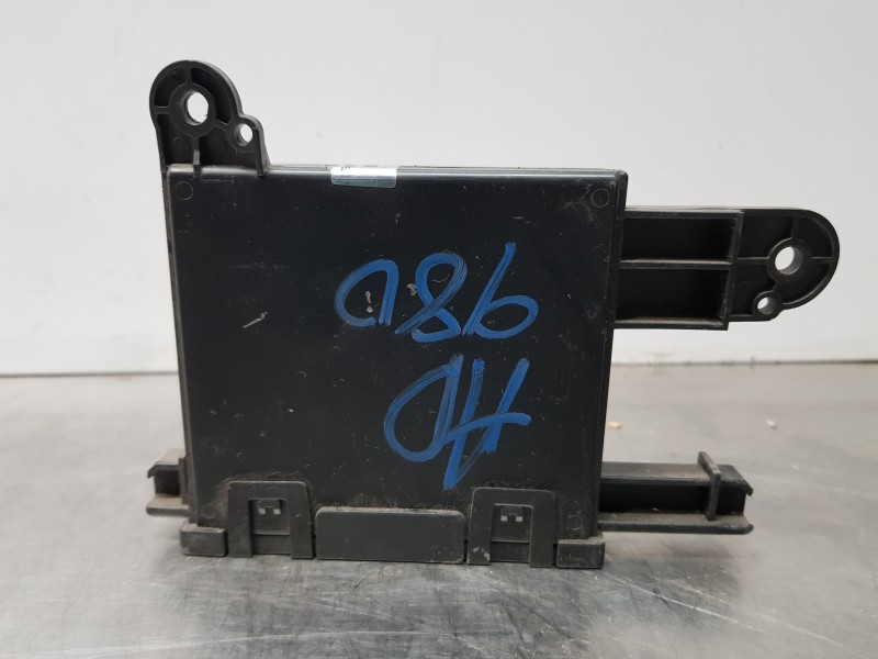 Recambio de modulo electronico para toyota rav 4 hybrid referencia OEM IAM 8865042810  