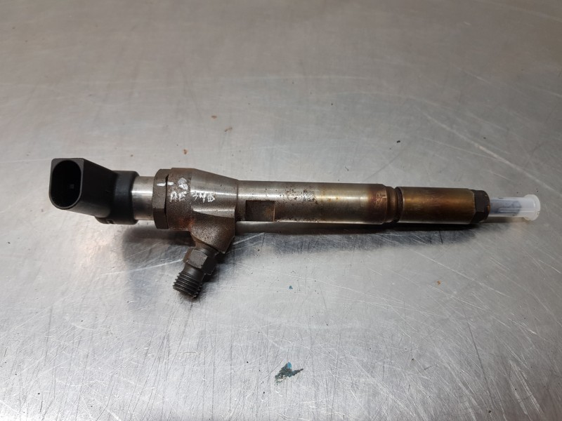 Recambio de inyector para renault megane iii berlina 5 p authentique referencia OEM IAM 166009445R  