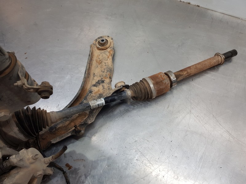 Recambio de mangueta delantera derecha para renault kangoo express referencia OEM IAM 8200755590  