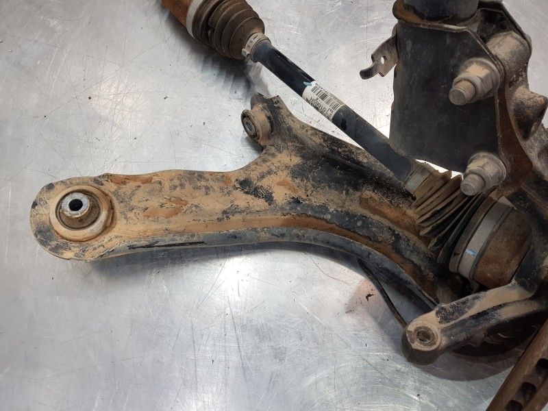 Recambio de mangueta delantera derecha para renault kangoo express referencia OEM IAM 8200755590  