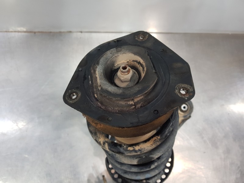 Recambio de mangueta delantera izquierda para renault kangoo express referencia OEM IAM 8200755585  