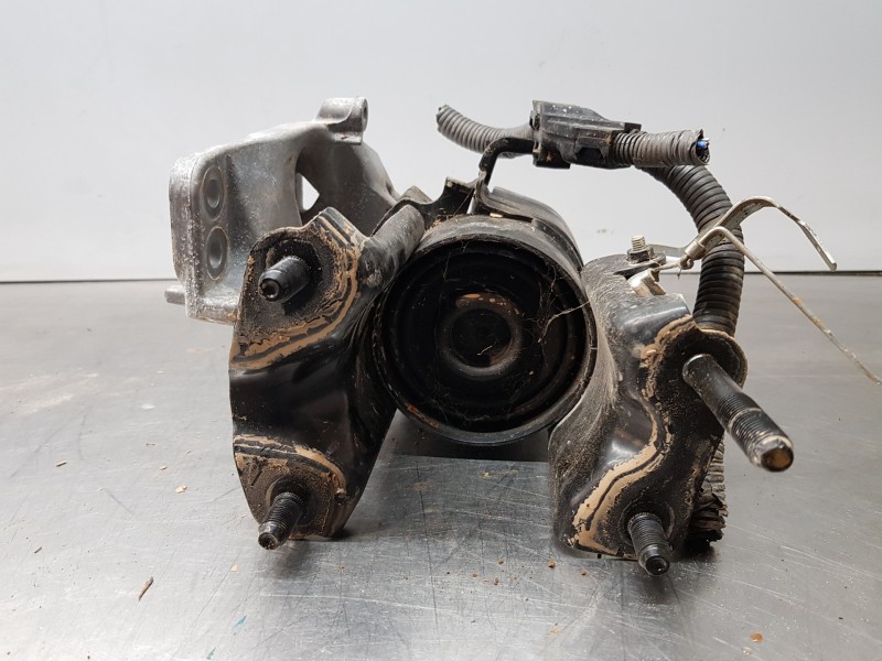 Recambio de soporte motor trasero para toyota rav 4 hybrid referencia OEM IAM 1237125070  