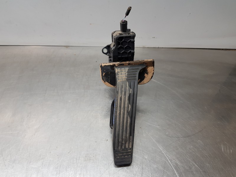 Recambio de pedal acelerador para toyota rav 4 hybrid referencia OEM IAM 7811033140 2701000040 