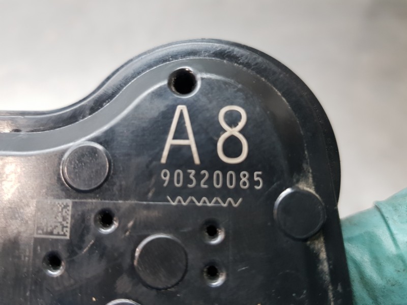 Recambio de cerradura puerta delantera izquierda para toyota rav 4 hybrid referencia OEM IAM 6904053140  