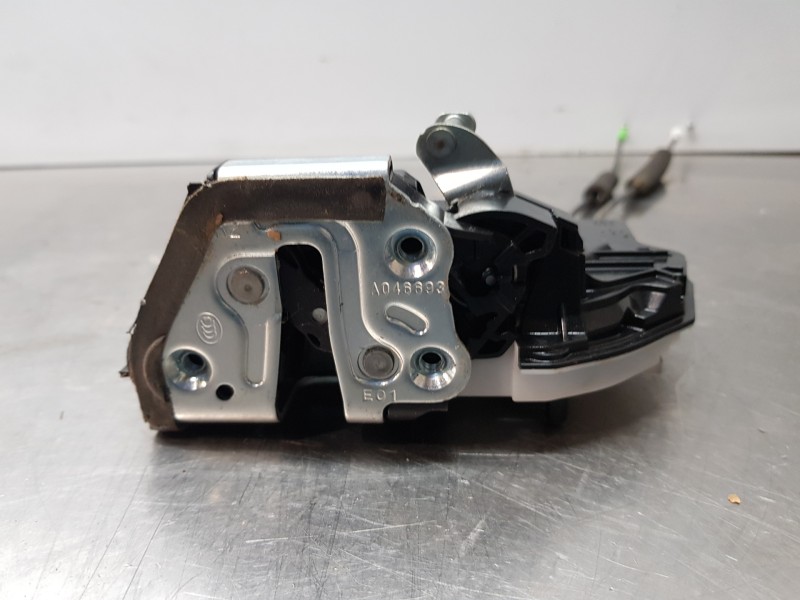 Recambio de cerradura puerta trasera derecha para toyota rav 4 hybrid referencia OEM IAM 6905048060  