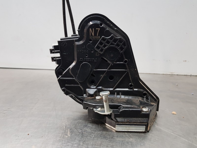 Recambio de cerradura puerta trasera izquierda para toyota rav 4 hybrid referencia OEM IAM 6906048060  