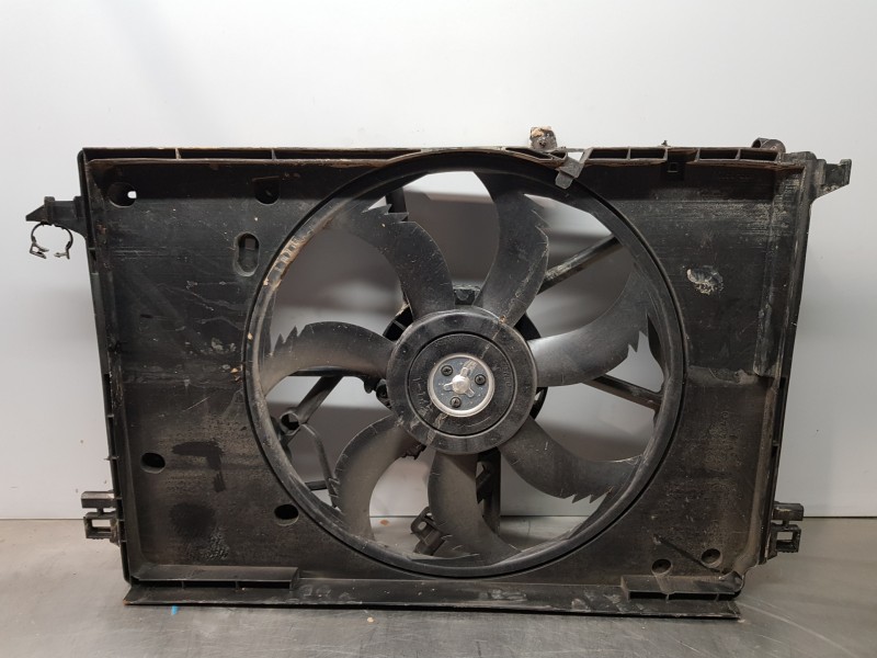 Recambio de electroventilador para toyota rav 4 hybrid referencia OEM IAM 1636331500  