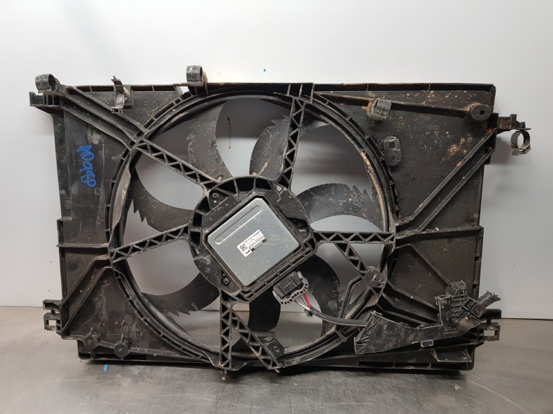 Recambio de electroventilador para toyota rav 4 hybrid referencia OEM IAM 1636331500  