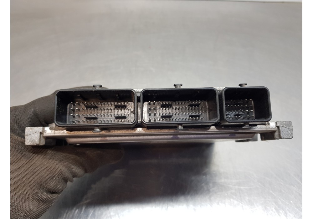 Recambio de centralita motor uce para renault megane iii berlina 5 p authentique referencia OEM IAM 237100777R  