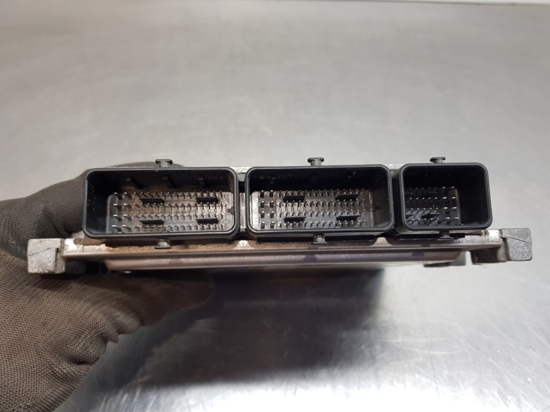 Recambio de centralita motor uce para renault megane iii berlina 5 p authentique referencia OEM IAM 237100777R  