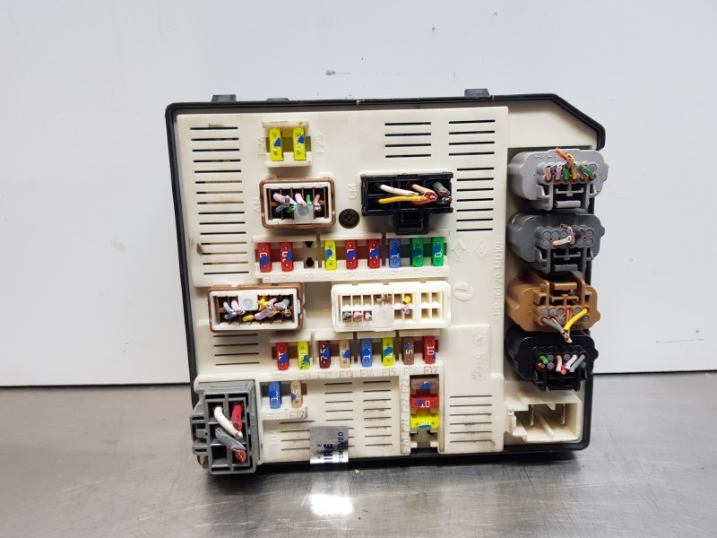 Recambio de caja reles / fusibles para renault megane iii berlina 5 p authentique referencia OEM IAM 284B60008R  