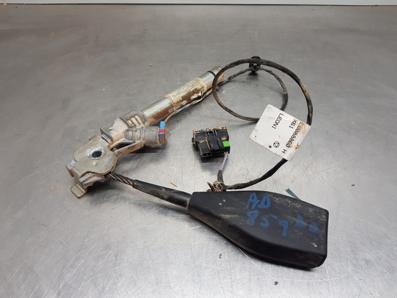 Recambio de pretensor airbag derecho para renault kangoo express referencia OEM IAM 878967082R  