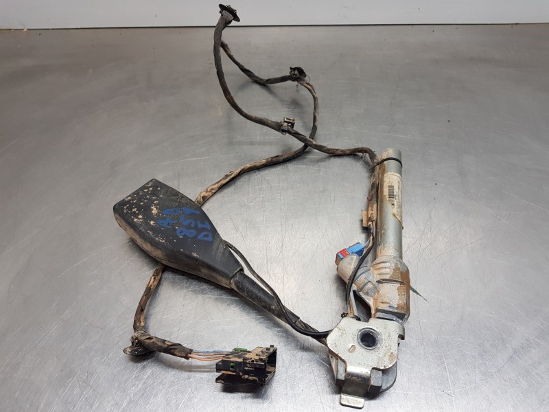 Recambio de enganche del cinturon delantero izq para renault kangoo express referencia OEM IAM 878977650R  