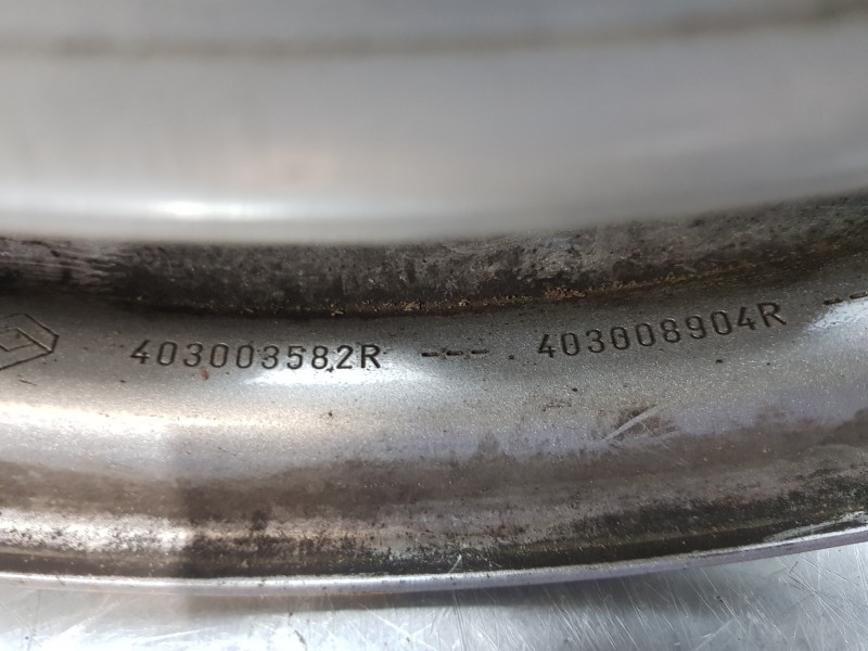 Recambio de llanta para renault master iii furgón referencia OEM IAM 403003582R  