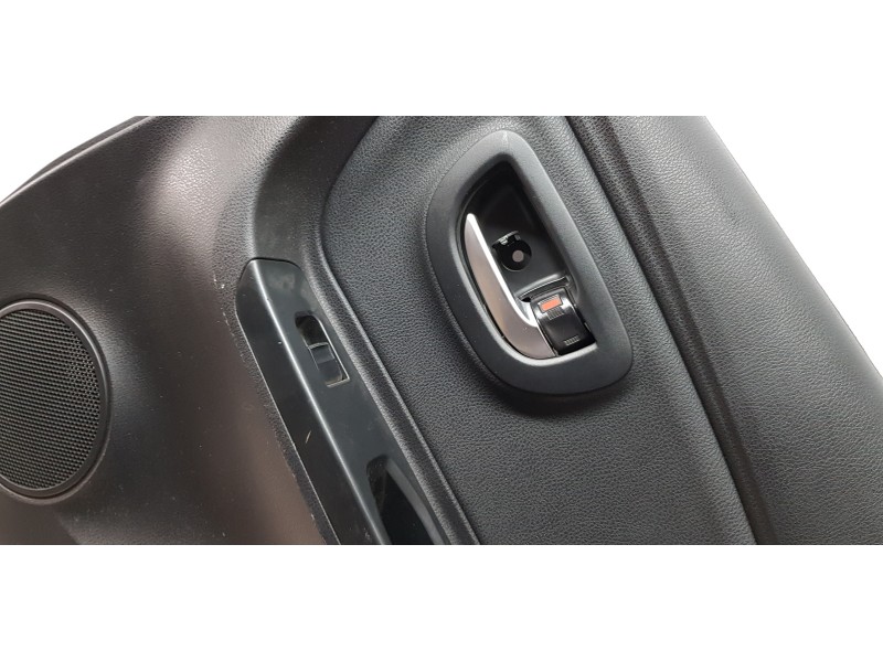 Recambio de guarnecido tapizado puerta trasera derecha para toyota yaris hybrid active referencia OEM IAM 676300DL70C0  