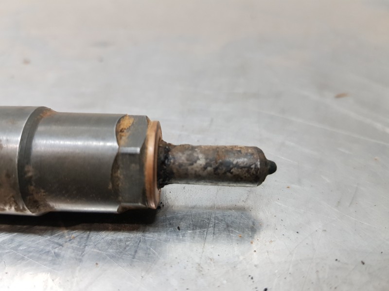 Recambio de inyector para mercedes clase b (w246) style referencia OEM IAM A6510702387  