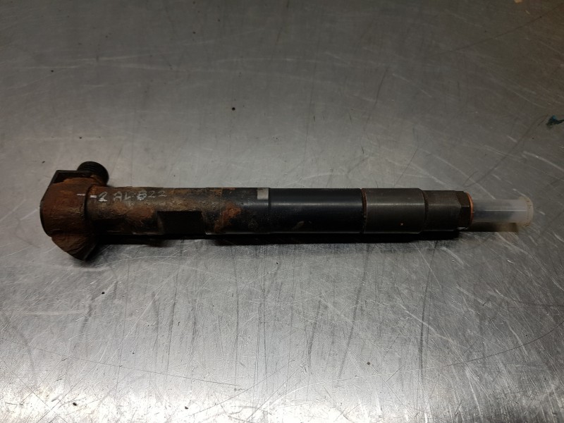 Recambio de inyector para mercedes clase b (w246) style referencia OEM IAM A6510702387  