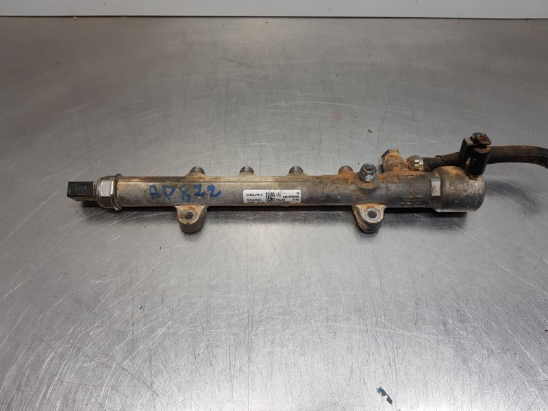 Recambio de rampa inyectora para mercedes clase b (w246) style referencia OEM IAM A6510700700  