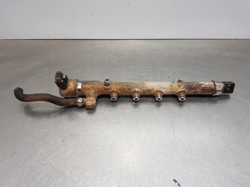 Recambio de rampa inyectora para mercedes clase b (w246) style referencia OEM IAM A6510700700  