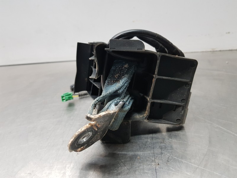 Recambio de enganche del cinturon trasero central para toyota rav 4 hybrid referencia OEM IAM 7348042070C0  