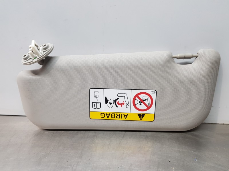 Recambio de parasol derecho para toyota rav 4 hybrid referencia OEM IAM 7431042681B0  