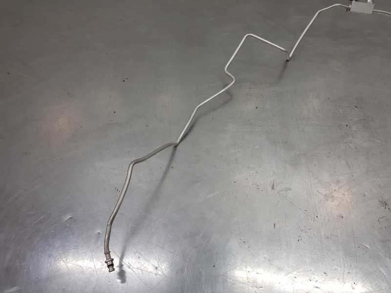 Recambio de tubos aire acondicionado para toyota rav 4 hybrid referencia OEM IAM 8871042150  