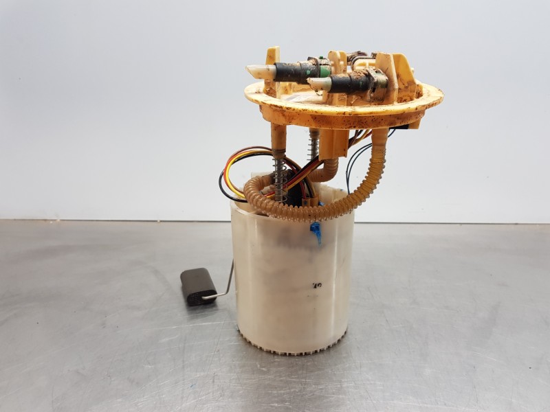 Recambio de aforador para mercedes clase b (w246) style referencia OEM IAM A2464701494  