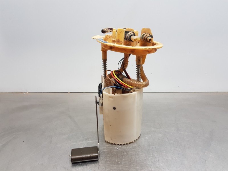 Recambio de aforador para mercedes clase b (w246) style referencia OEM IAM A2464701494  