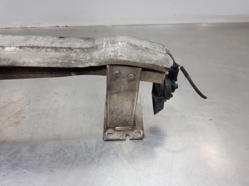 Recambio de refuerzo paragolpes delantero para audi a4 avant (b8) sline referencia OEM IAM 8K0807113D  