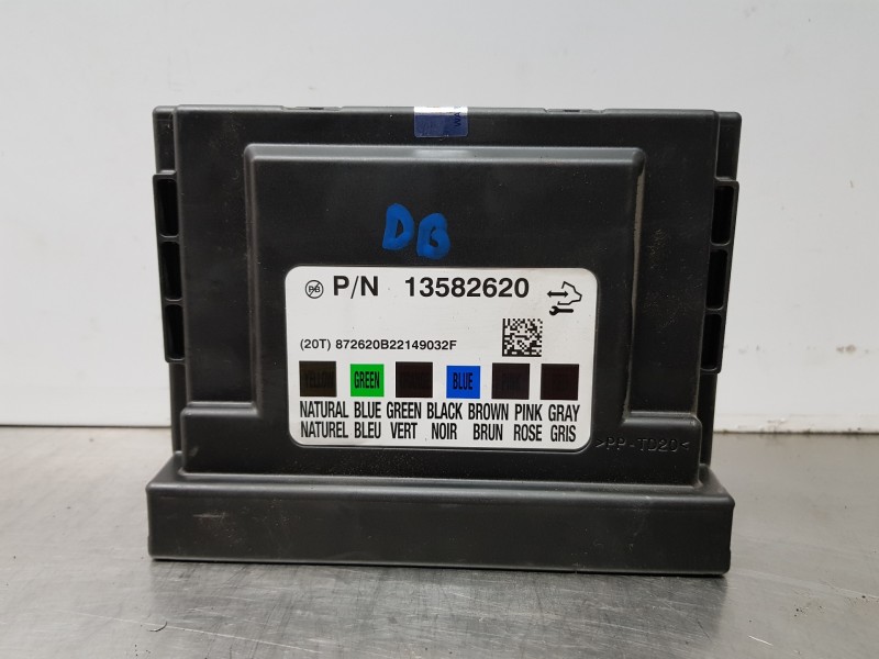 Recambio de modulo confort para chevrolet aveo sedán emotion referencia OEM IAM 13582620  