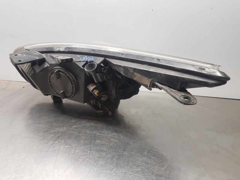 Recambio de faro derecho para kia carens ( ) drive referencia OEM IAM 92102A4180  