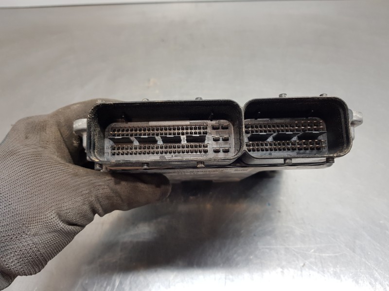 Recambio de centralita motor uce para volkswagen passat berlina (3c2) elegance referencia OEM IAM 03L907309 0281015029 