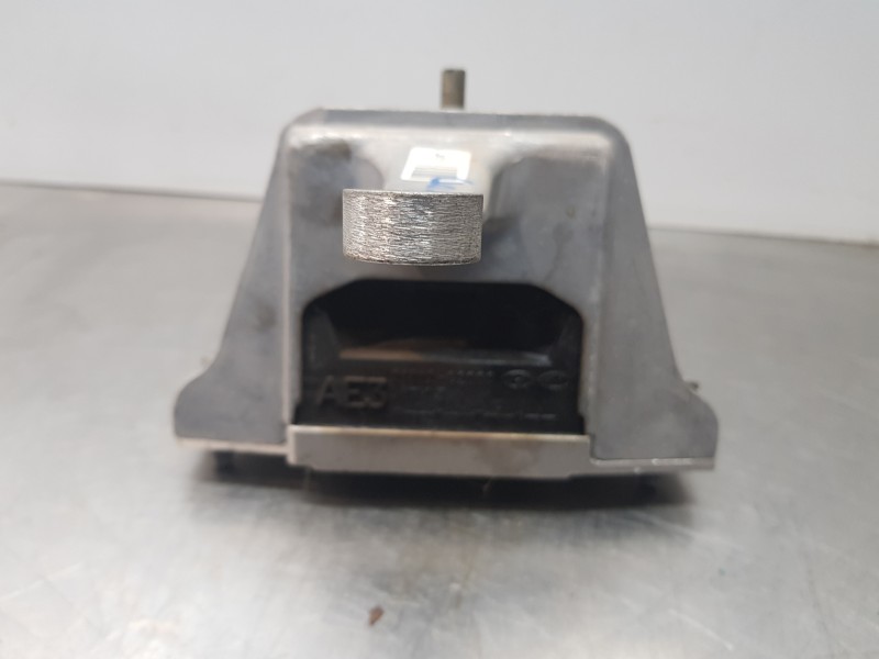 Recambio de soporte motor derecho para hyundai ioniq klass referencia OEM IAM 21810G2000  