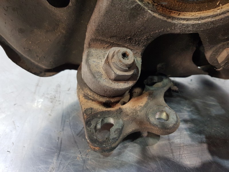 Recambio de mangueta delantera derecha para mercedes clase a (w169) elegance referencia OEM IAM A1693300520  