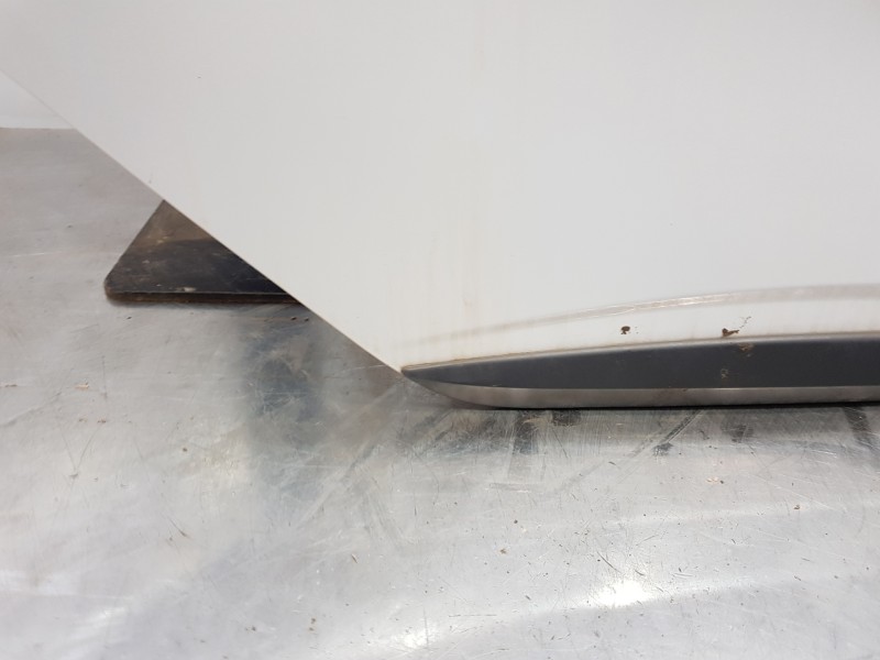 Recambio de puerta trasera derecha para hyundai ioniq klass referencia OEM IAM 77004G2010  