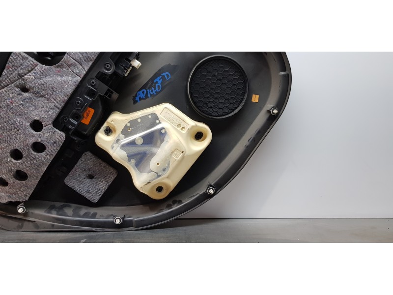 Recambio de guarnecido tapizado puerta trasera derecha para toyota yaris hybrid active referencia OEM IAM 676300DL70C0  
