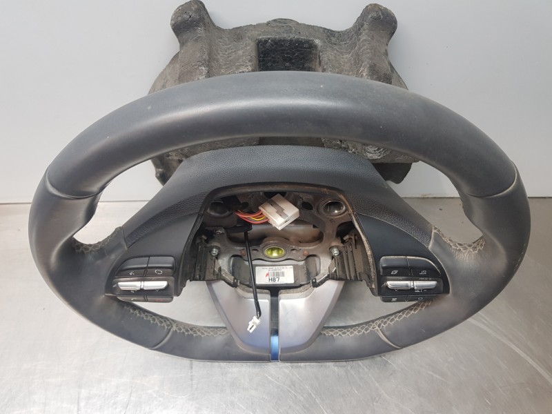 Recambio de volante para hyundai ioniq klass referencia OEM IAM 56111G2300MBI  