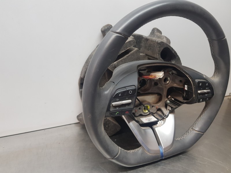 Recambio de volante para hyundai ioniq klass referencia OEM IAM 56111G2300MBI  