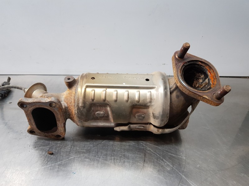 Recambio de catalizador para kia stonic (ybcuv) concept referencia OEM IAM 2853004HC0  