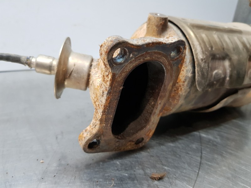 Recambio de catalizador para kia stonic (ybcuv) concept referencia OEM IAM 2853004HC0  