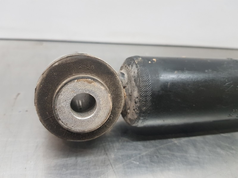 Recambio de amortiguador trasero derecho para hyundai ioniq klass referencia OEM IAM 55300G2400  